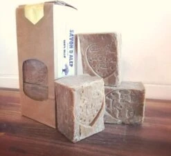 Pure Aleppo Zeep (3 Stuks) -100% Olijfolie- Savon D'Alep - Olijfolie Zeep -Lichaamsverzorging Winkel 1200x1097 2