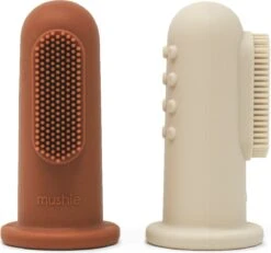 Mushie Finger Toothbrush Clay/Sand - Vingertandenborstel Baby - 2 Stuks Per Verpakking - Tandenborstel Siliconen -Lichaamsverzorging Winkel 1200x1124 1