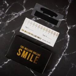 The Million Dollar Smile® - Teeth Whitening Strips - Crest Whitestrips -Tandenbleken - 28 Bleekstrips - 14 Behandelingen - Professionele Tandenbleek Strips - Tandenblekers - Wittere Tanden - Zonder Peroxide - Tanden Bleken - 17 The Million Dollar Smile® - Teeth Whitening Strips - Crest Whitestrips -Tandenbleken - 28 Bleekstrips - 14 Behandelingen - Professionele Tandenbleek Strips - Tandenblekers - Wittere Tanden - Zonder Peroxide - Tanden Bleken - -Lichaamsverzorging Winkel 1200x1200 1401