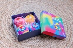 De Kunst Van Zeep - 4 Bruisballen Met Speelgoed In De Bruisbal - Vegan & Biologisch