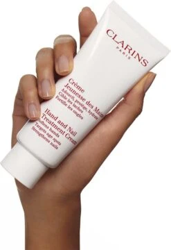 Clarins Hand & Nail Treatment Cream Handcrème - 100 Ml 14 Clarins Hand & Nail Treatment Cream Handcrème - 100 Ml -Lichaamsverzorging Winkel 824x1200