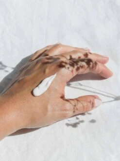 Handcrème Met CBD En Aloë Vera Van Nordic Oil© - 100 Mg CBD - Vegan - 50ml - Handcrème Voor Droge Handen -Lichaamsverzorging Winkel 899x1200