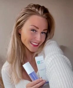 Love2smile Teeth Whitening Shampoo - De Natuurlijke Tandenbleker Van Nederland & België - Goedgekeurde Tandpasta - Teeth Whitening - Wittere Tanden - Zonder Peroxide -Lichaamsverzorging Winkel 997x1200